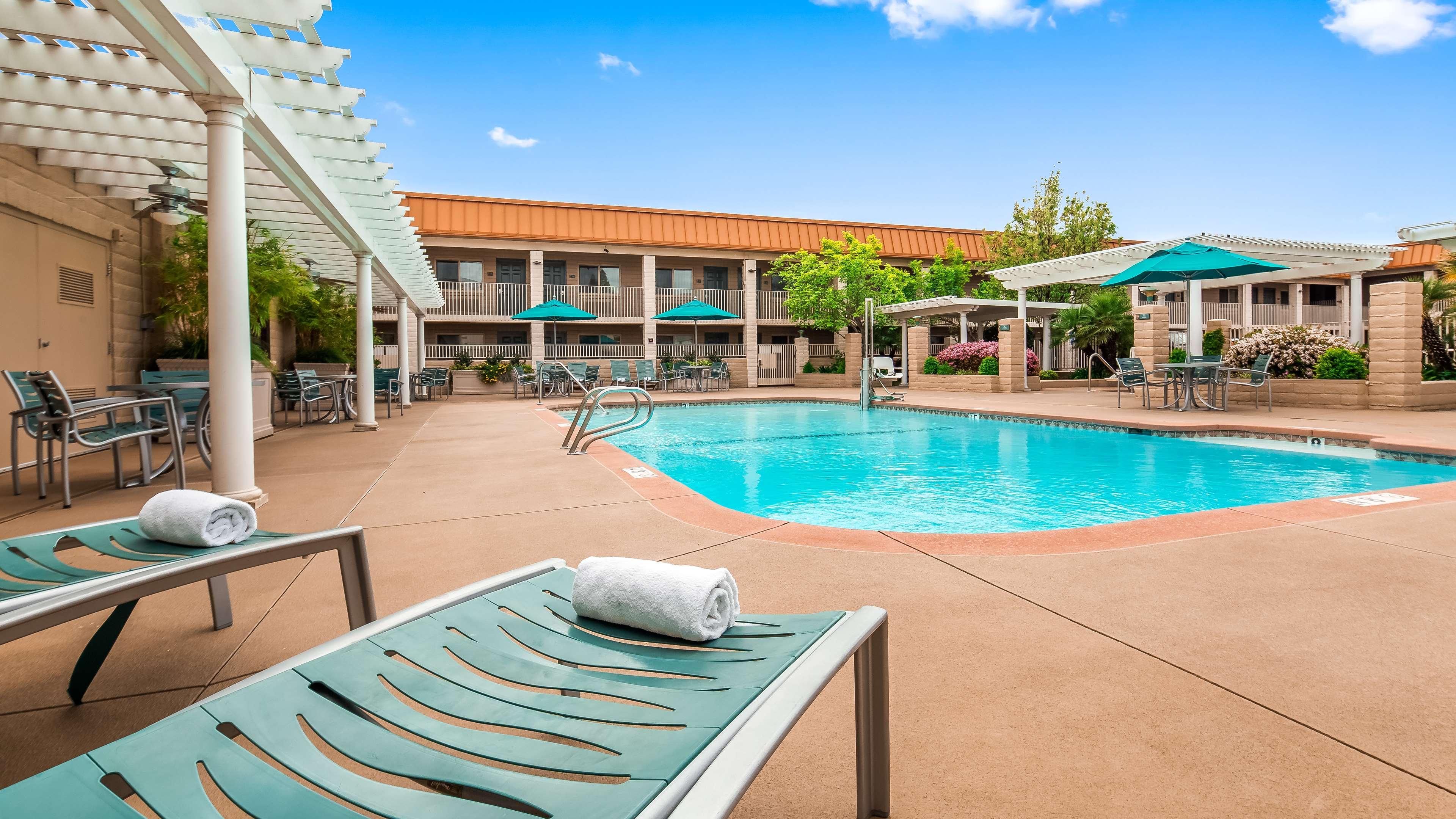 Best Western Plus Hilltop Inn Redding Zewnętrze zdjęcie