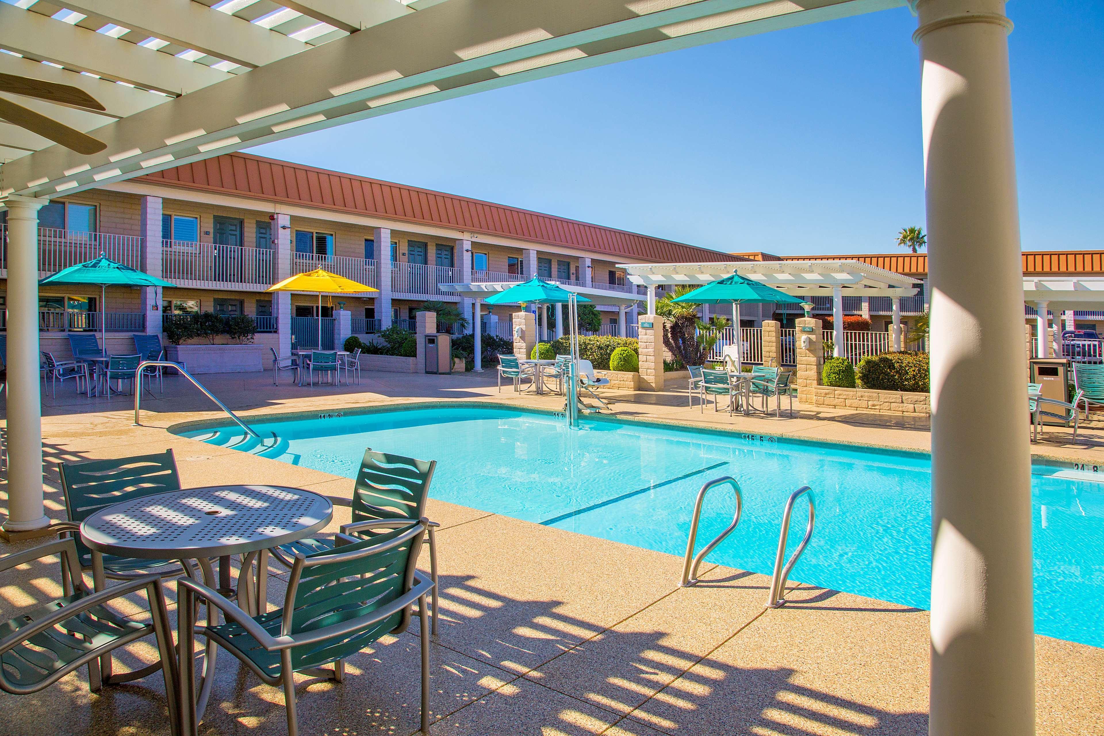 Best Western Plus Hilltop Inn Redding Zewnętrze zdjęcie